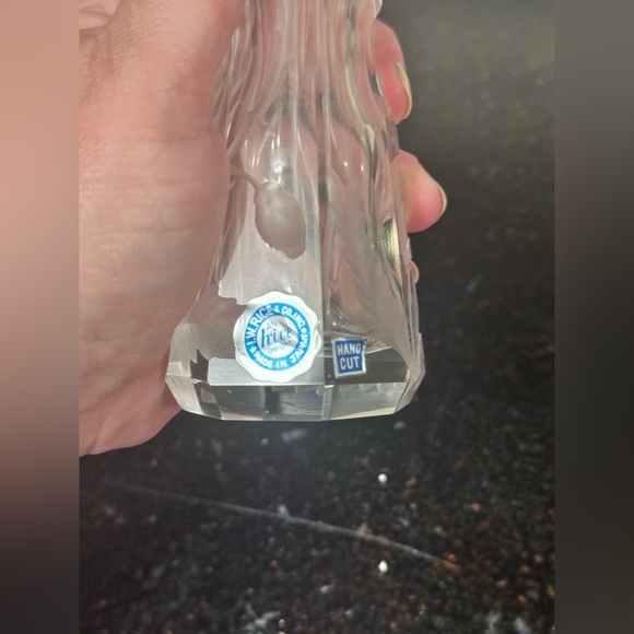 I.W. Rice & Co. Crystal Perfume Bottle with Atomizer - Picture 4 of 5